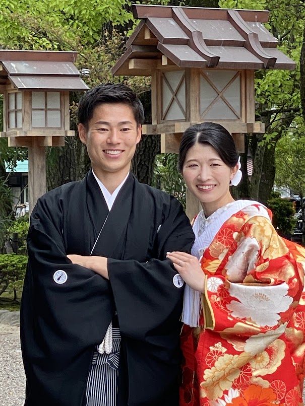 中村公園ロケ　和装前撮り　新郎黒紋服　赤打掛